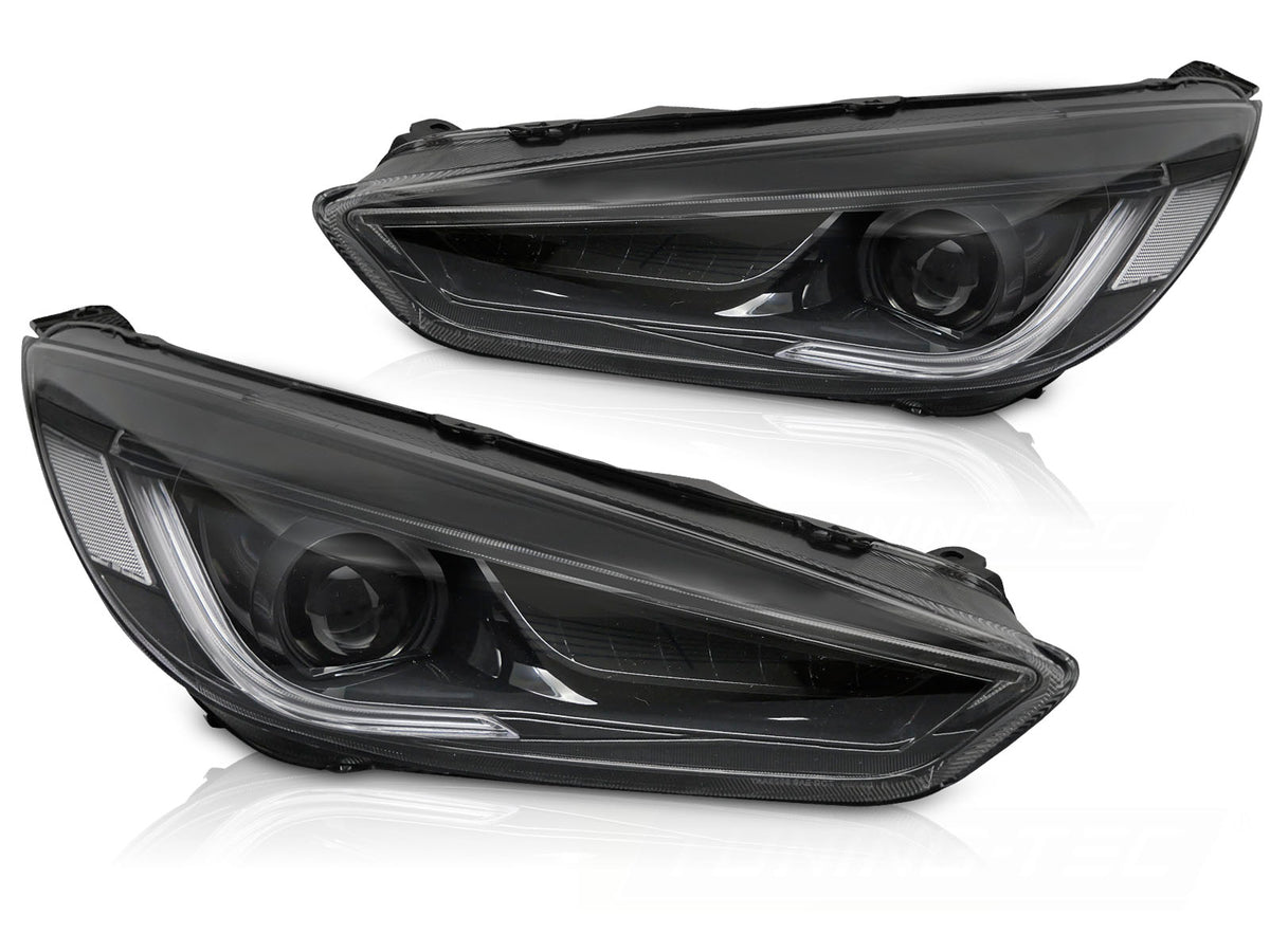 Frontlykter Black LED DRL til Ford Focus MK3 14-18 sett rett forfra på hvit bakgrunn.