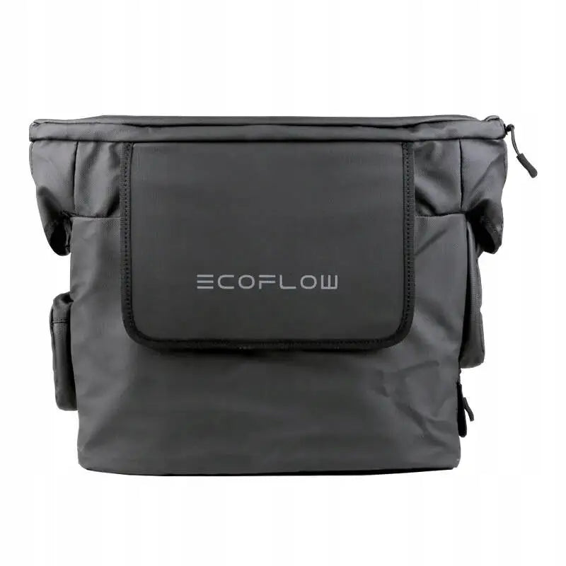 Ecoflow Delta 2 bæreveske i svart syntetisk stoff, frontvisning med klaff, sidelommer og EcoFlow-logo.