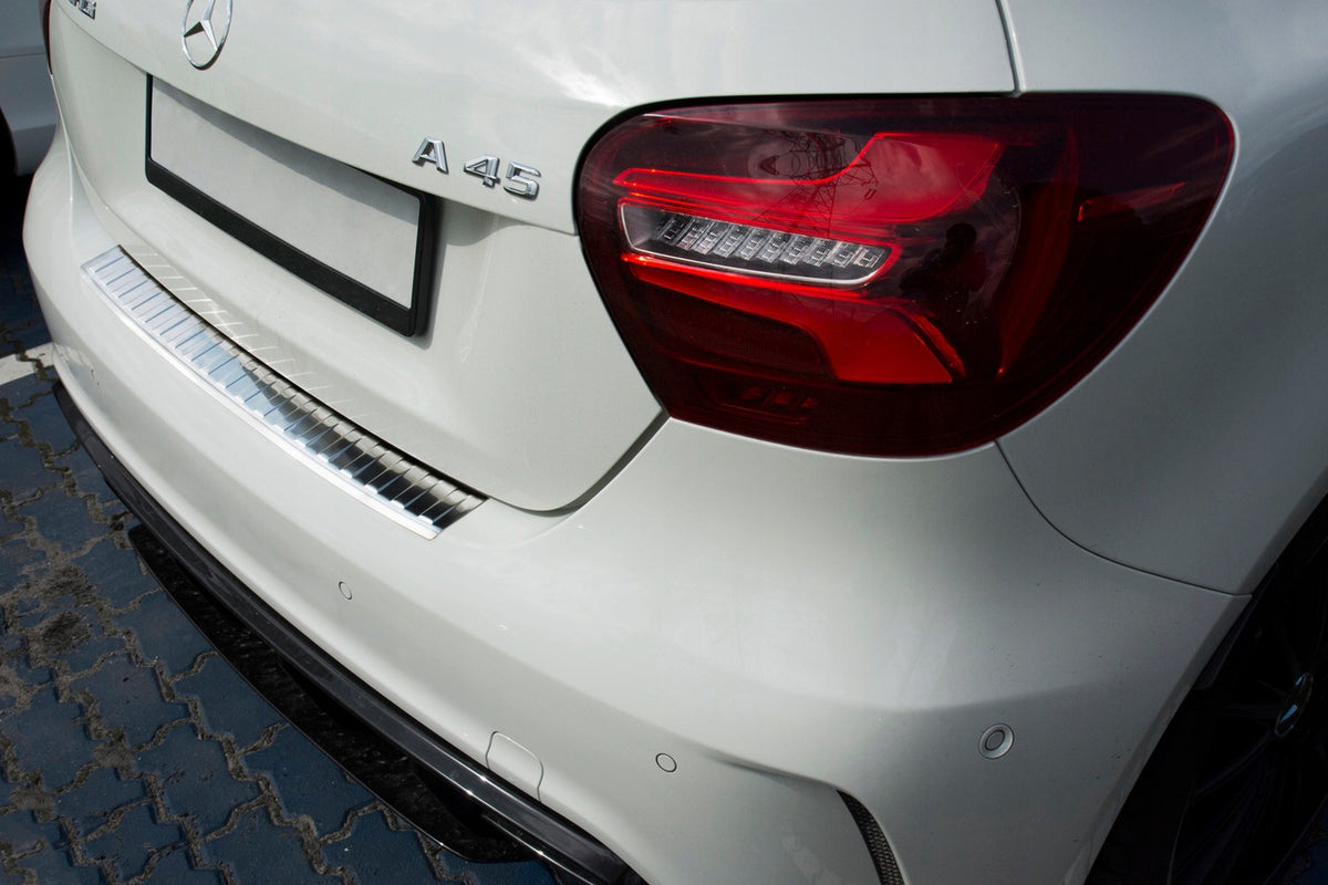 Avisa bakfangerbeskytter til Mercedes A45 AMG – enkel 3M-montering