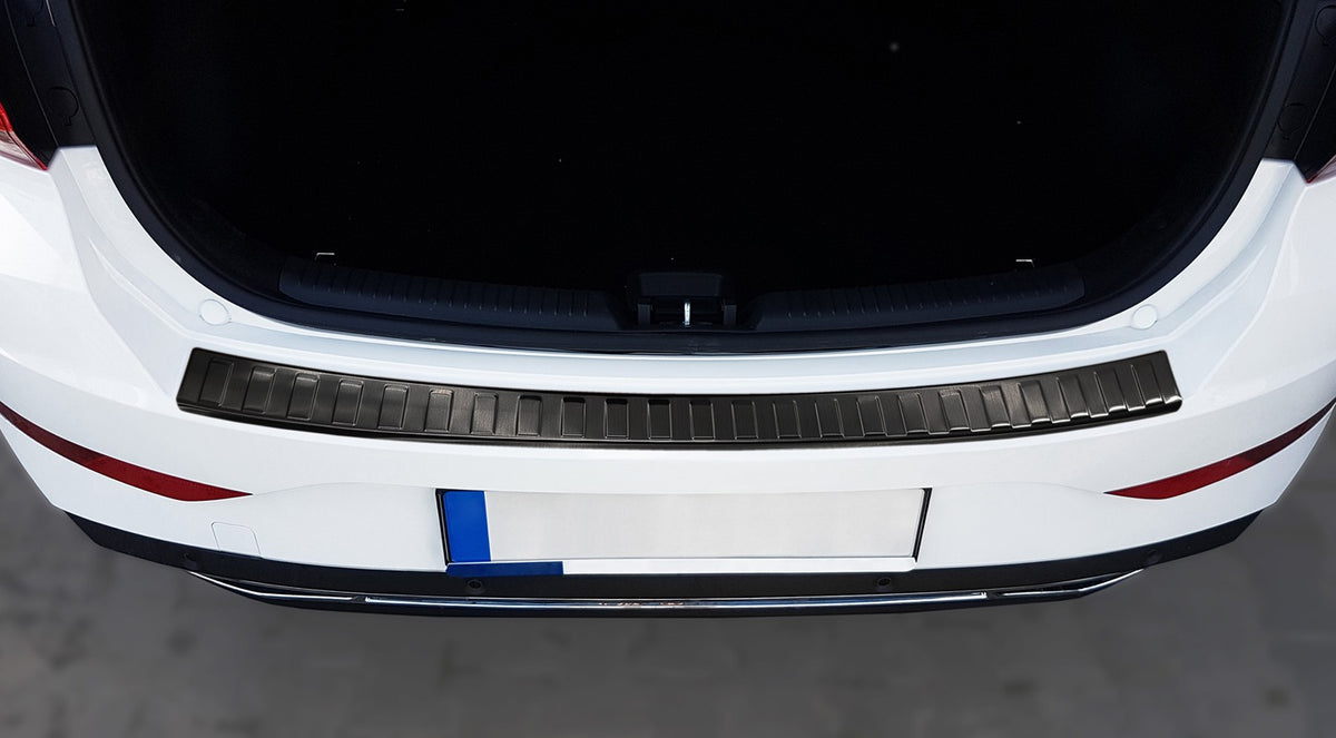Avisa bakfangerbeskytter til Hyundai i30 III Hatchback Facelift – svart børstet