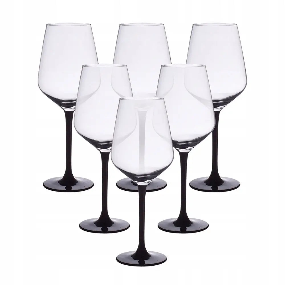 Elegante vinglass med svart fot, seks stykker i klart glass vist forfra mot hvit bakgrunn.