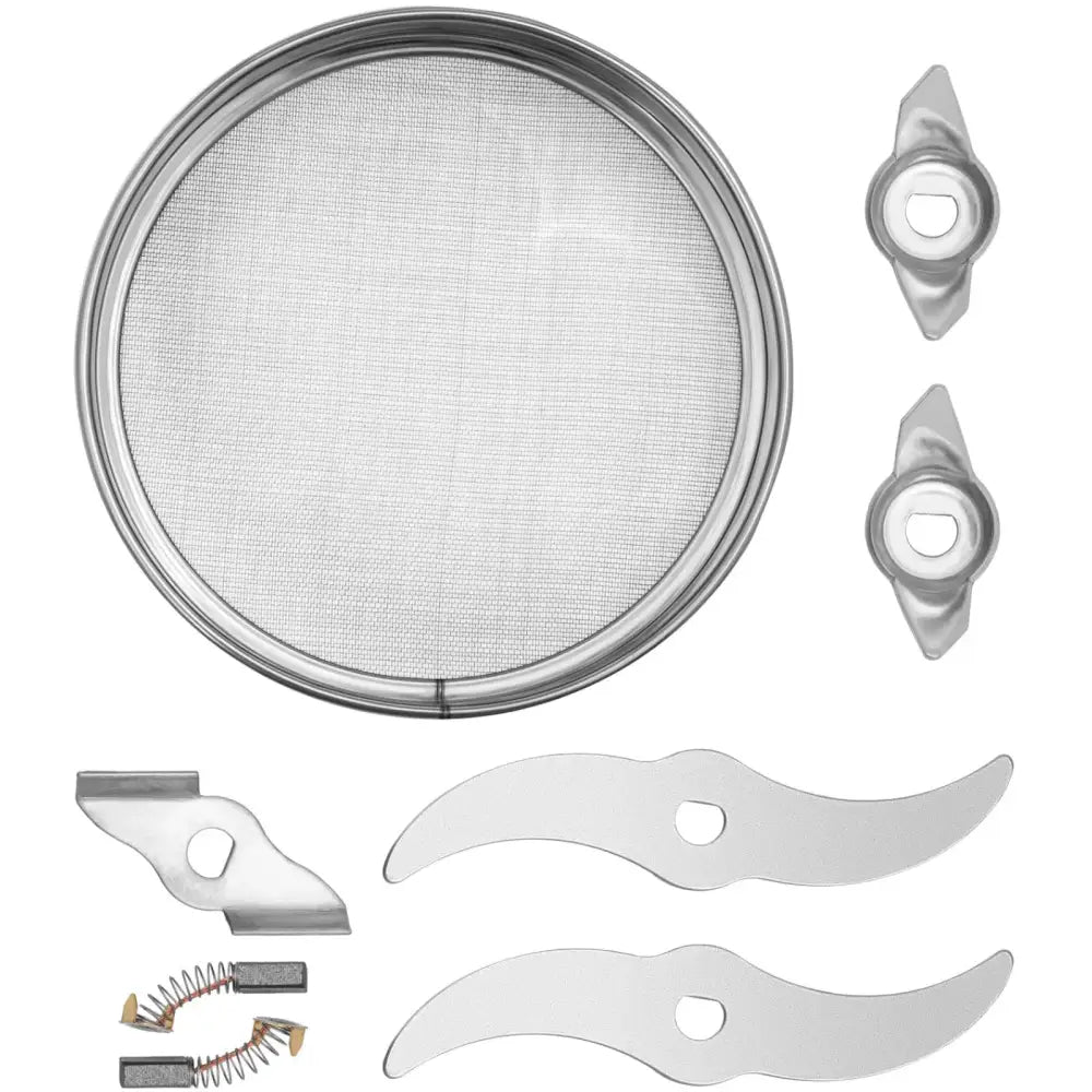 Maskindeler til elektrisk krydder- og nøttekvern, sett ovenfra med sil, beslag, fjærer og kniver på hvit bakgrunn.