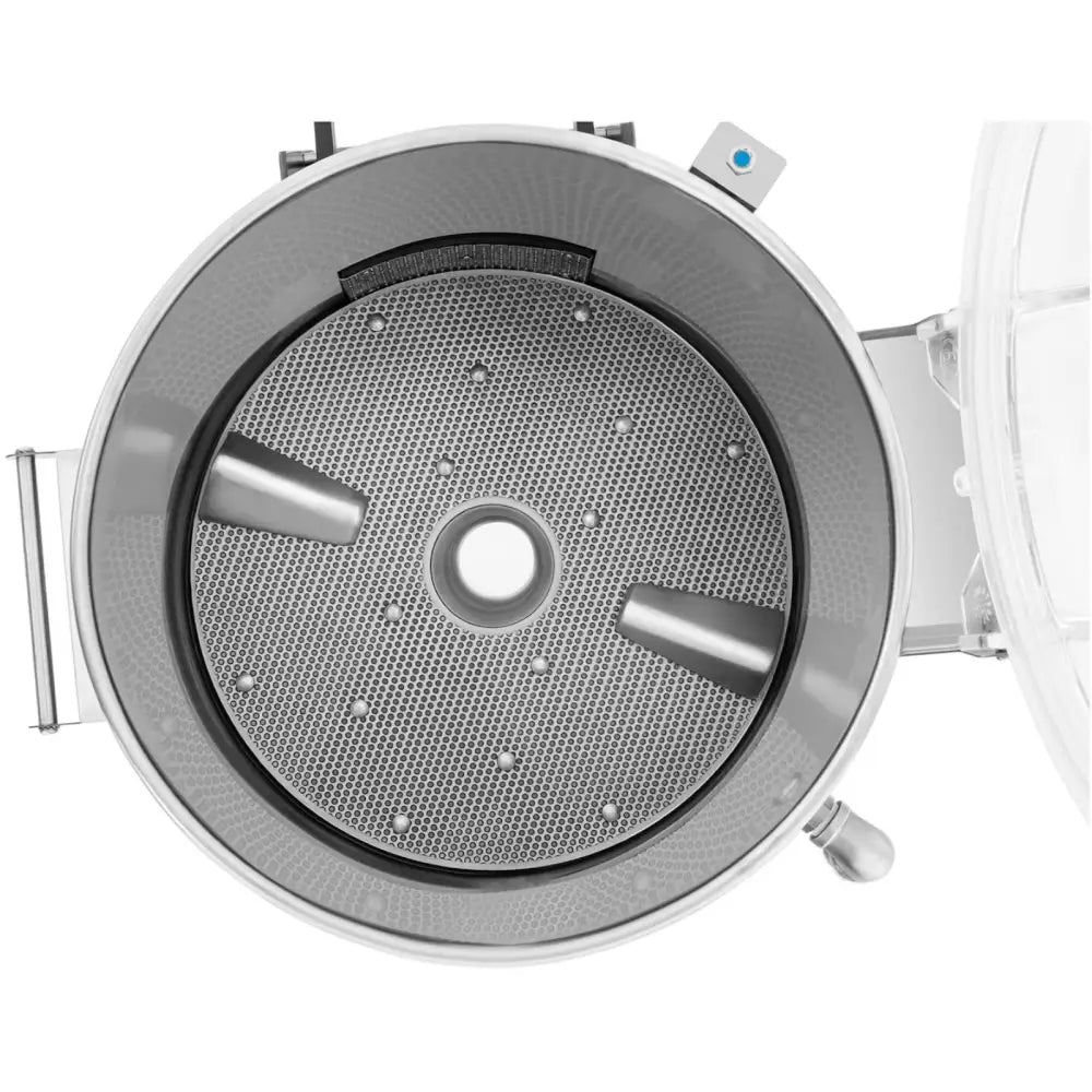 Elektrisk potetskreller med åpent lokk, perforert bunn og plastdetaljer synlig på høyre side.