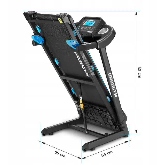 Tredemølle Urbogym V520, sammenlagt i vertikal posisjon med mål 121x65x64 cm synlig.