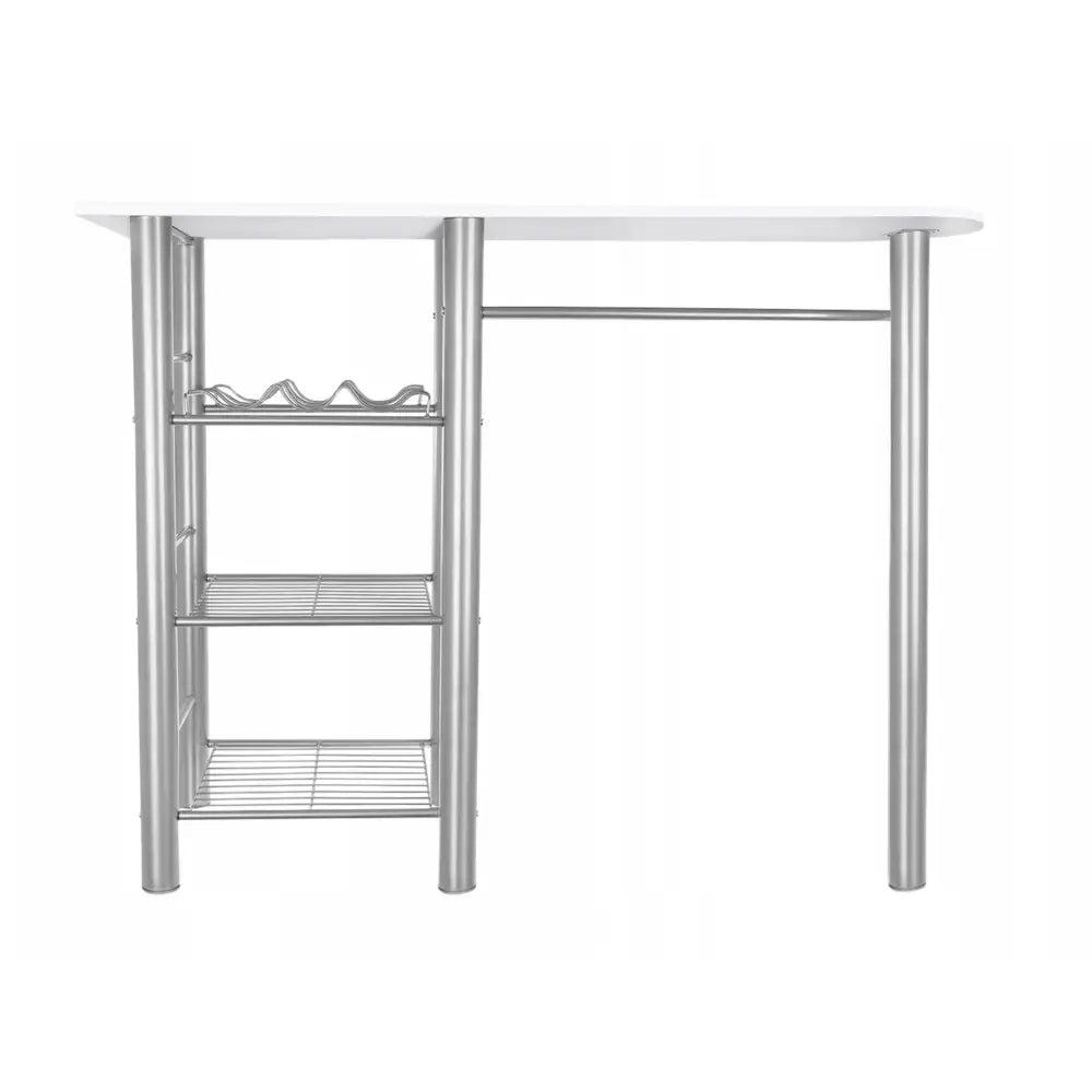 Eliza kjøkkenbord øy høy bord, sidevisning av hvit plate, sølvben, tre nettinghyller og vinflaskestativ.