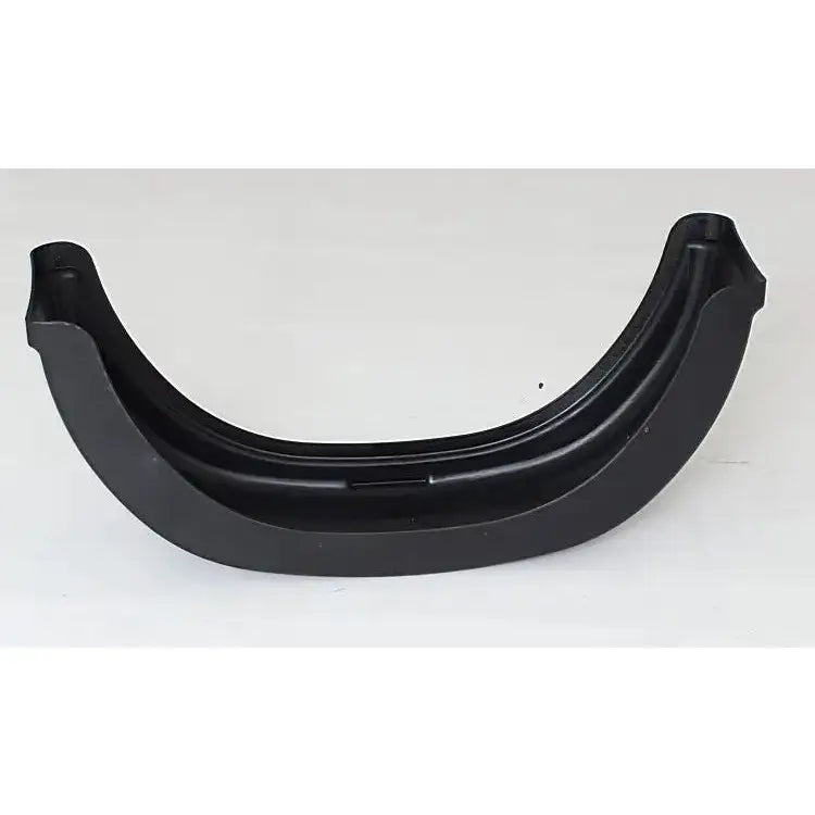 Enkelt skjerm for tilhengere 13'', svart plast med buet design og forhøyede kanter sett skrått ovenfra.