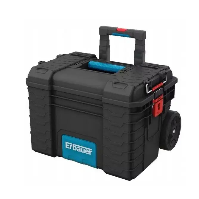 Erbauer verktøykasse med hjul, sett skrått forfra med blå detaljer, røde låser og teleskophåndtak.