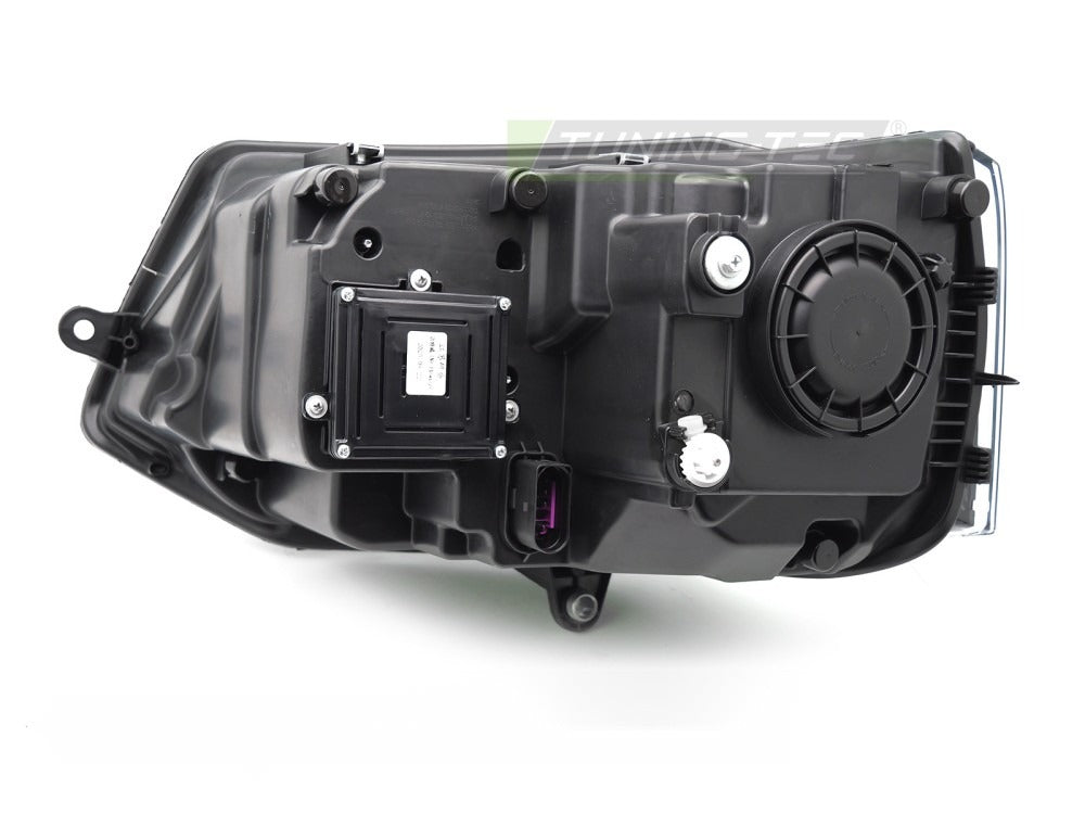Frontlykter VW T5.1 10-15 montert i bilen.