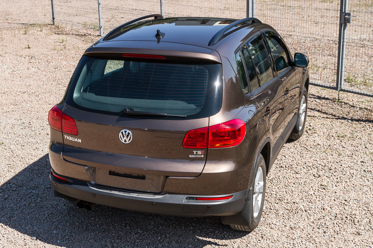 Ven-Tuning bakfangerbeskytter til Vw Tiguan I – med Tiguan logo