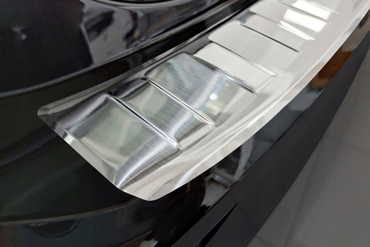 Avisa bakfangerbeskytter til Vw Golf VIII Variant / Silver Edition – børstet sølv