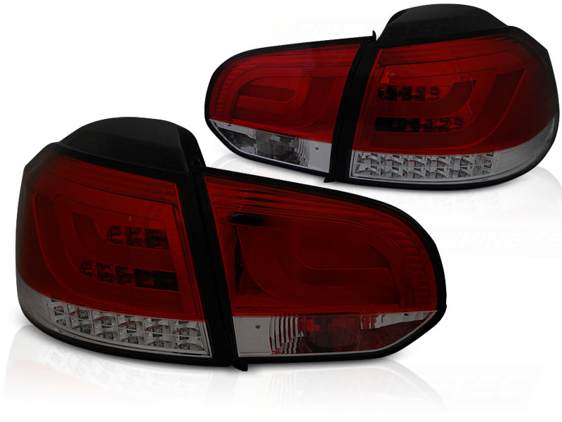 Baklykter LED Bar Red Smoke til VW Golf 6 10.08-12 sett rett bakfra på hvit bakgrunn.