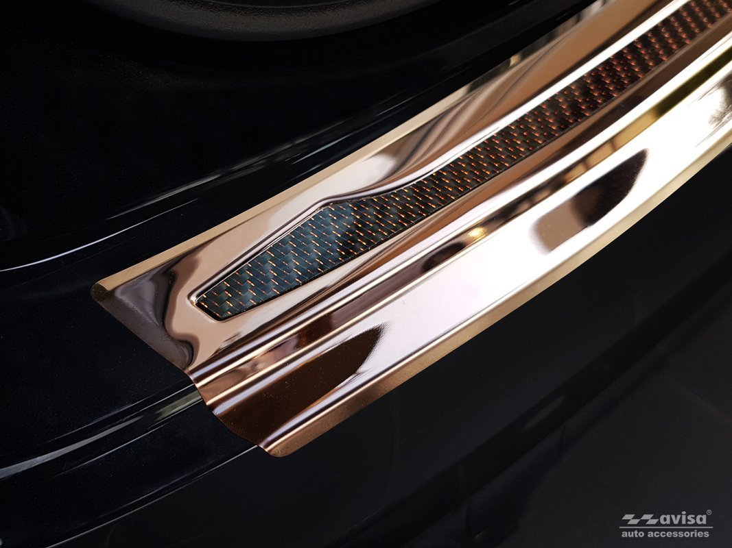 Avisa bakfangerbeskytter til Porsche Cayenne III (9YA) – gull carbon fiber og svart