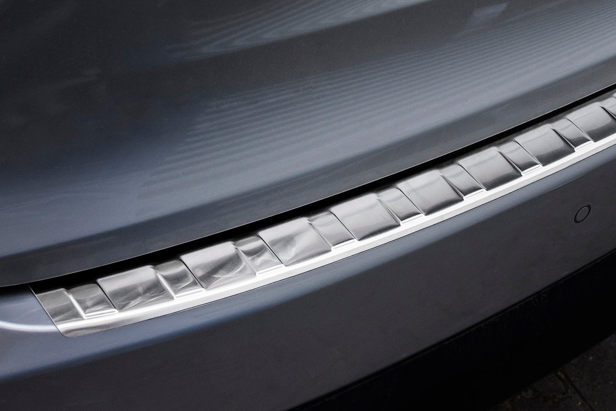 Bakfangerbeskytter Lexus NX I (2014-2021) – rustfritt stål - detaljer