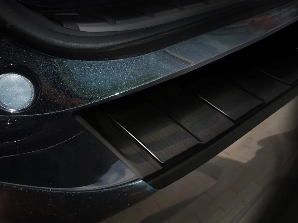 Avisa bakfangerbeskytter til Lexus RX 450h IV / Black Edition – enkel 3M-montering