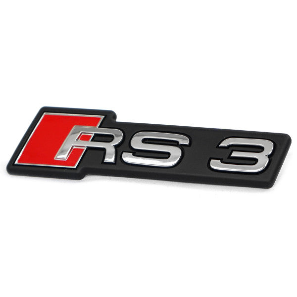 Original Audi RS3 (8Y) > Chrome emblem montert på front grill