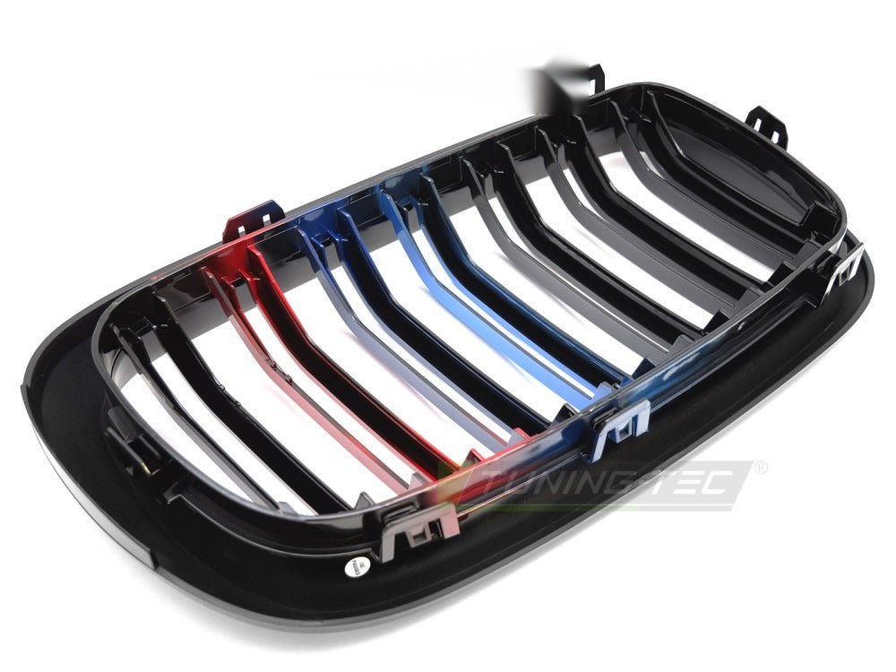 Grill X5 F15 + X6 F16 sort/trefarget med festedetaljer.