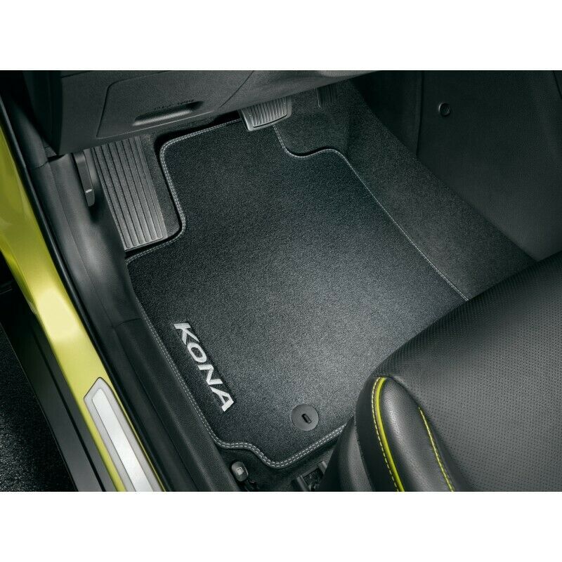 Hyundai OEM stoffmatter til Hyundai Kona Electric I – svart stoff med KONA-logo