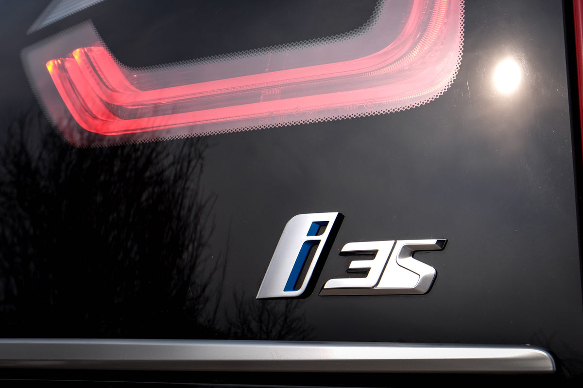 Emblem Bmw i3S bokstaver i3 LCI | Bmw Ag - sett bakfra