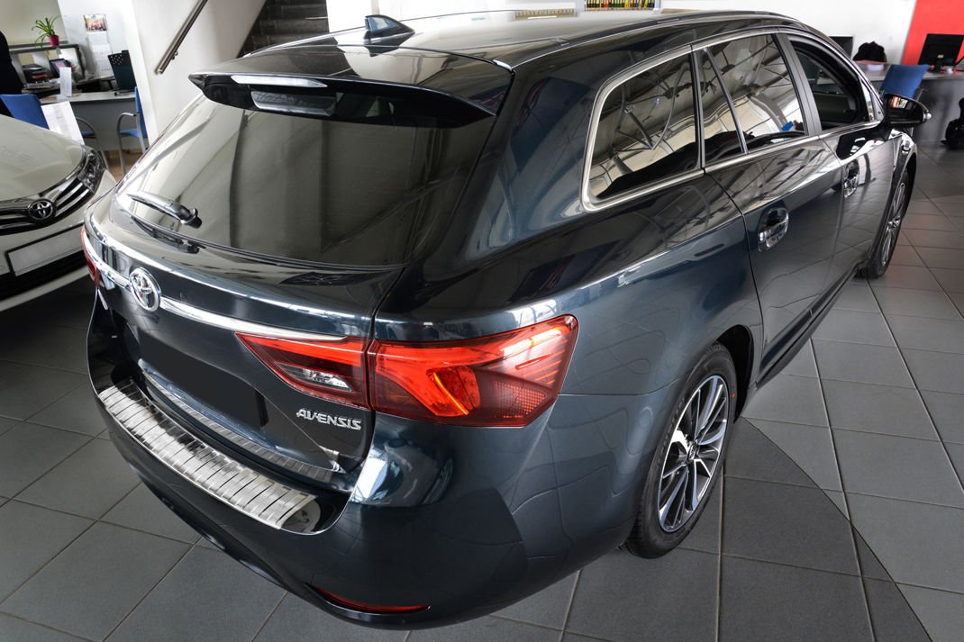 Bakfangerbeskytter Toyota Avensis III (T27) Stasjonsvogn Facelift (2015-2018) – rustfritt stål - detaljer