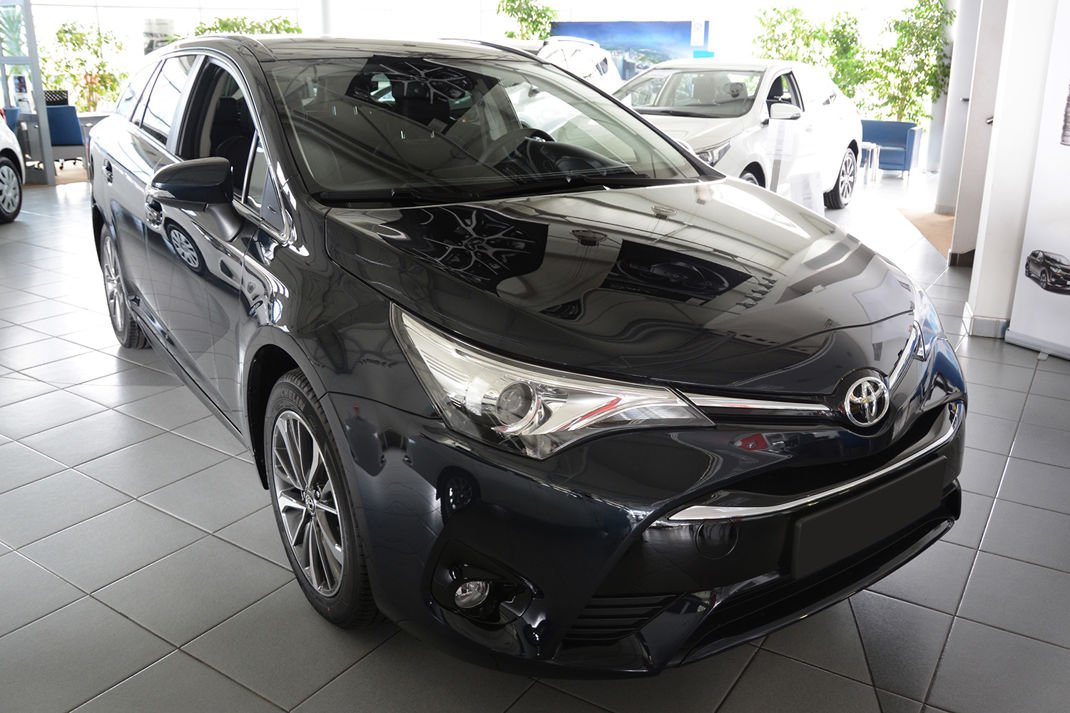 Bakfangerbeskytter Toyota Avensis III (T27) Stasjonsvogn Facelift (2015-2018) – rustfritt stål - nærbilde