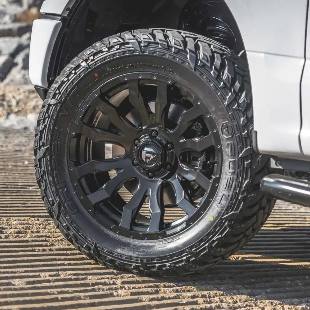 Felg D675 Blitz Gloss Black Fuel 20x9 Et20 6x139.7