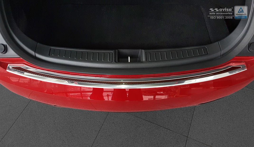 Avisa bakfangerbeskytter til Tesla Model S – carbon fiber rød og chrome