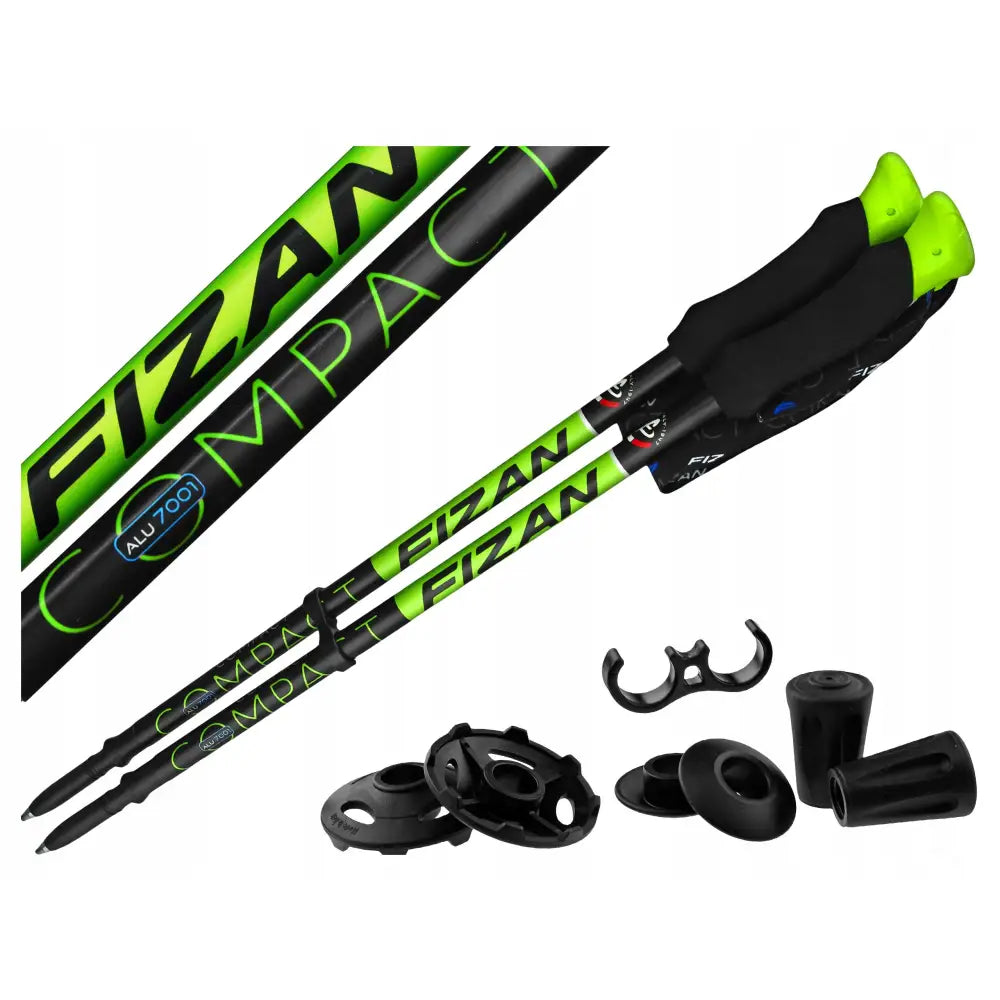 Fizan Compact Green trekkingstaver, svart med grønne detaljer, myke håndtak og tilbehør sett fra siden.