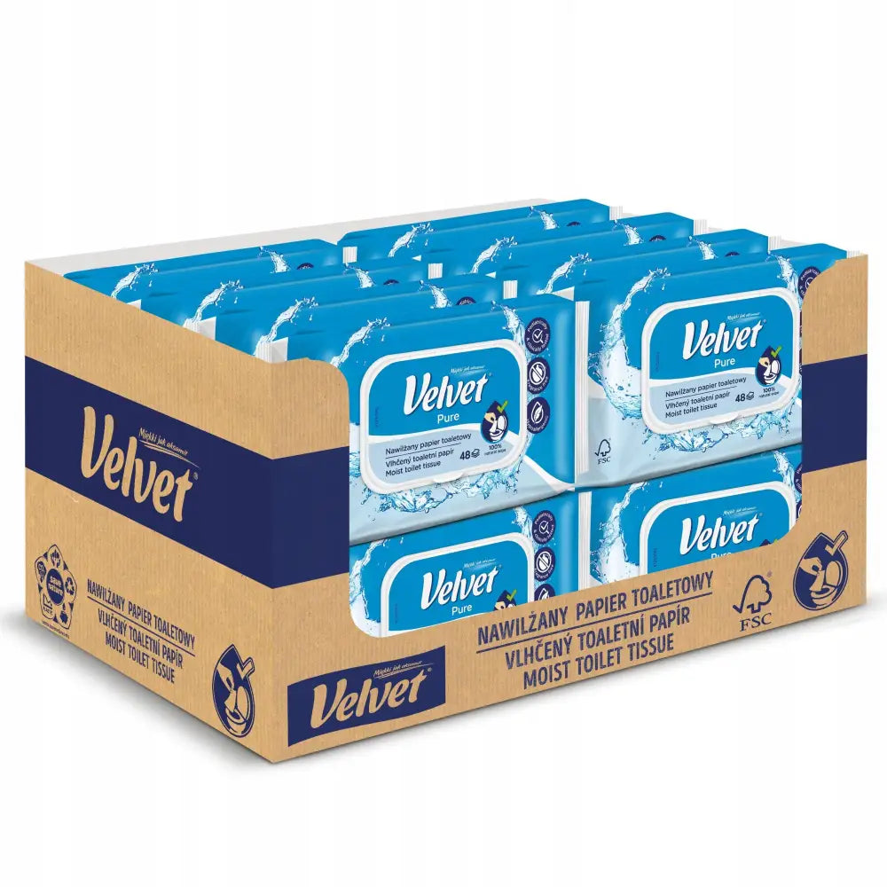 Fløyelsmykt våt toalettpapir Pure, eske med 16 pakker i blå og hvit emballasje med pingvinmotiv.