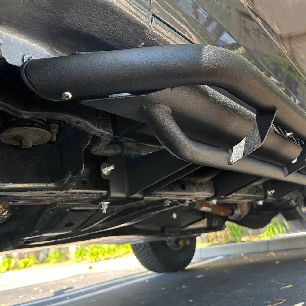 Ford Bronco 4 d Stigbrett fra Go Rhino Dominator Xtreme Dt