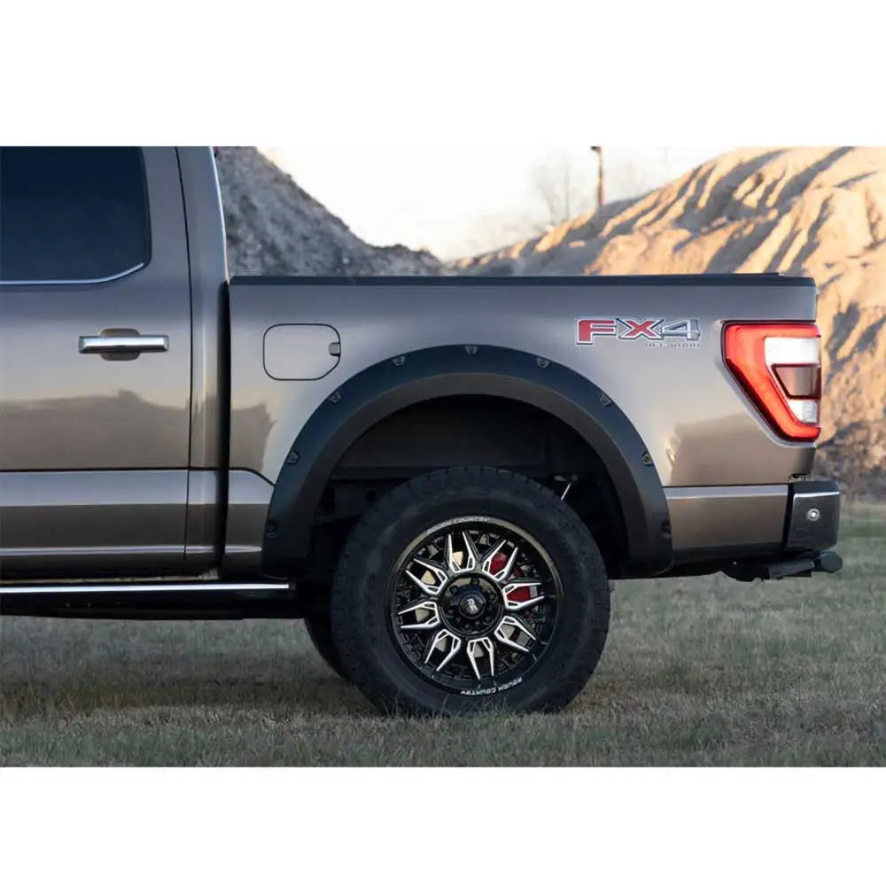 Ford F150 21-23 Skjermbreddere Rough Country Tradisjonell Pocket