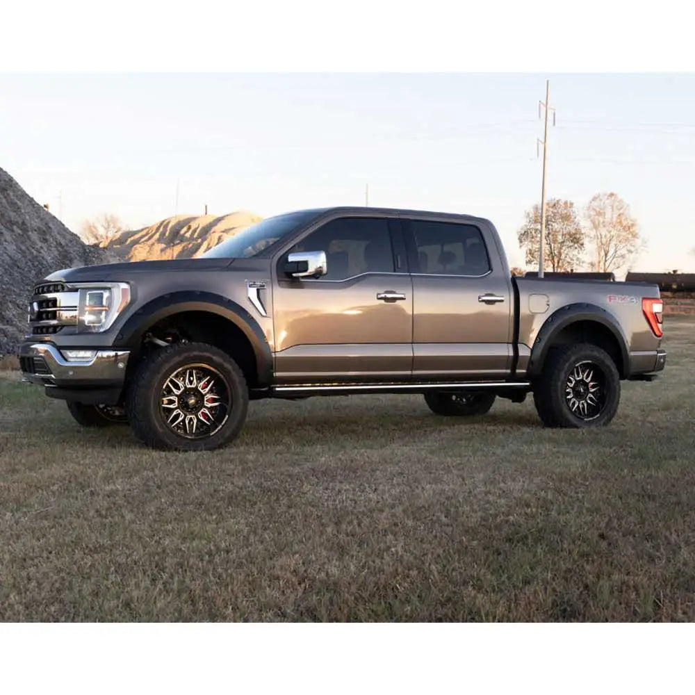 Ford F150 21-23 Skjermbreddere Rough Country Tradisjonell Pocket
