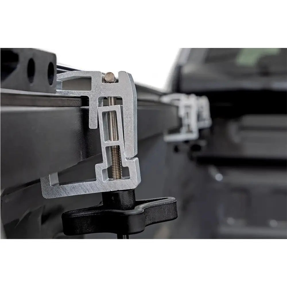 Ford F150 Raptor 17-23 Soft Roll-up Deksel Rough Country 6’7’’