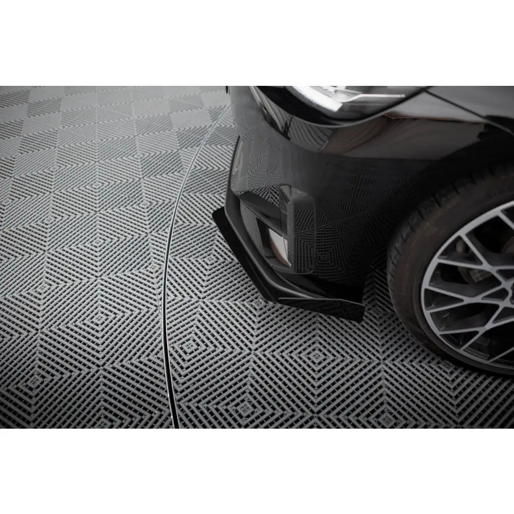 Nærbilde front flaps for BMW 2 Serie G42 – detalj