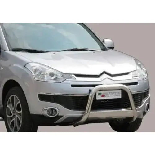 Frontbøyle Citroen C-Crosser 08-12 montert på sølvfarget SUV sett forfra fra skrå vinkel.