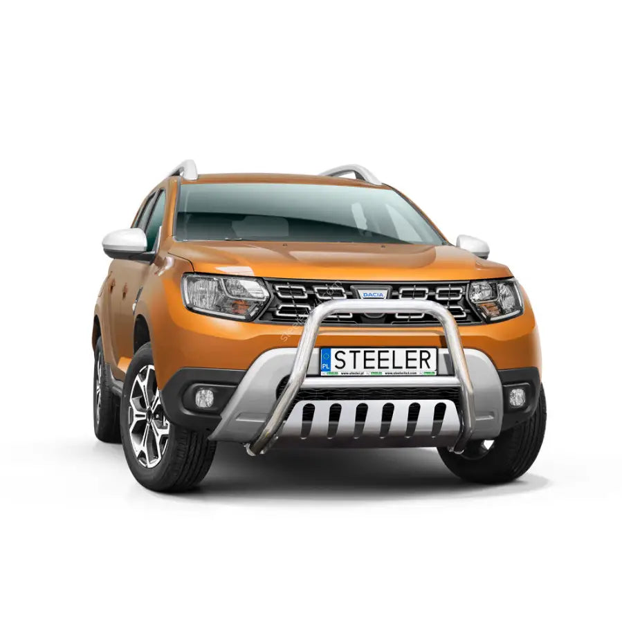 Frontbøyle Dacia Duster 18-22 EC godkjent montert på oransje SUV med sølvfarget kufanger foran grillen.
