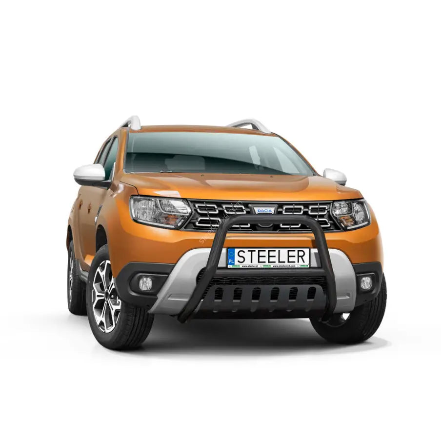 Kufanger på Dacia Duster 18-22, sort frontbøyle montert på oransje SUV med sølvdetaljer.