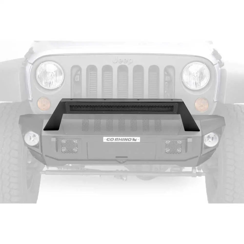Kufanger for Jeep Wrangler JL 4XE med sort perforert metall og LED-lysmontering, sett forfra.