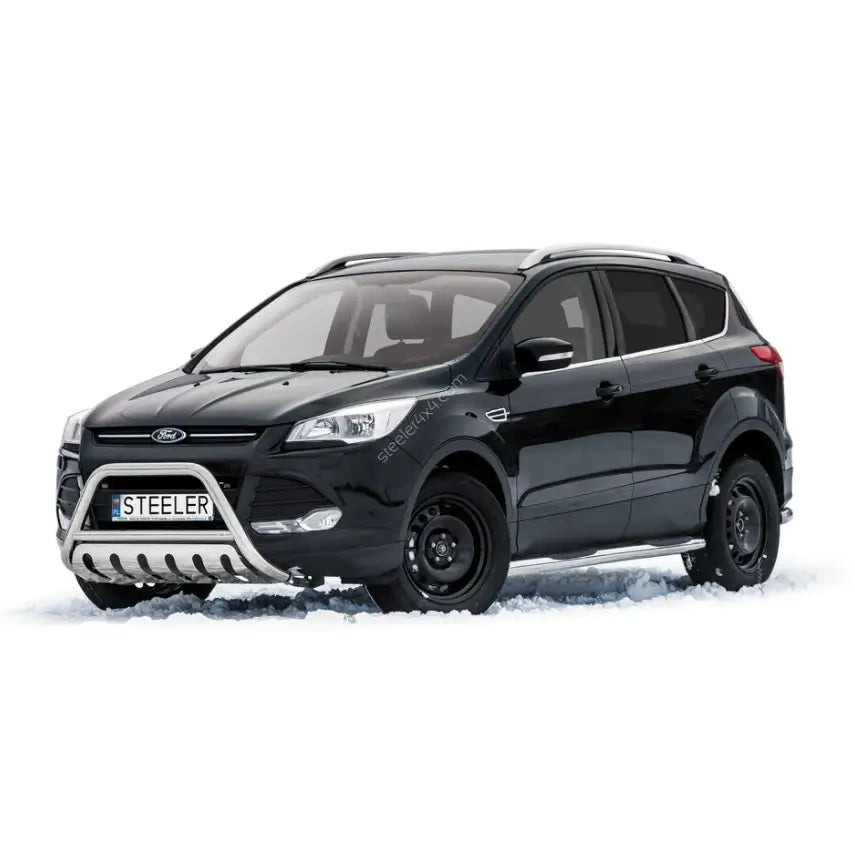 Frontbøyle Ford Kuga 12-17 EC godkjent montert foran på sort SUV med snø i bakgrunnen.