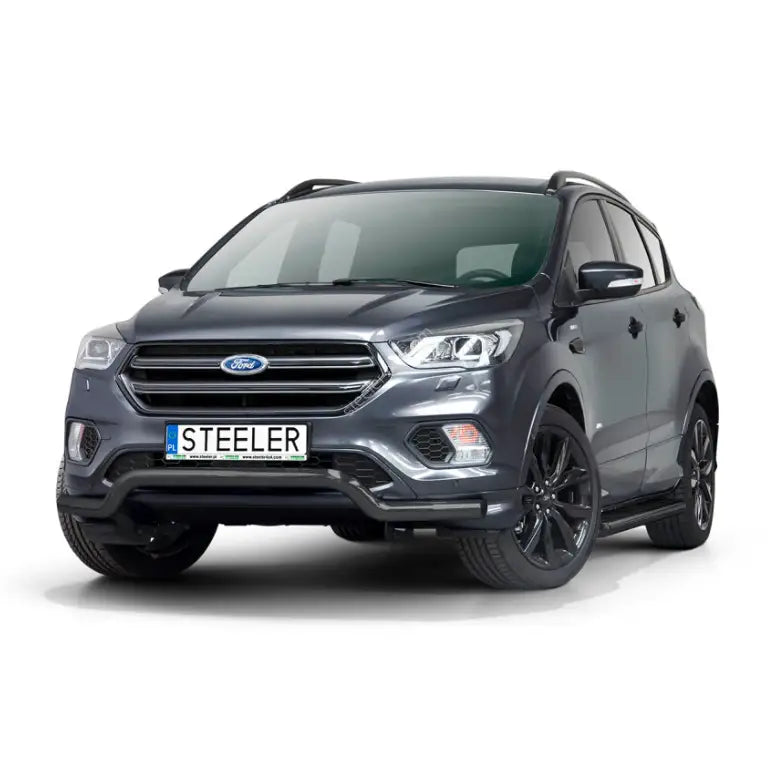 Kufanger på Ford Kuga 17-19 EC godkjent lav, vist forfra med sorte felger og takrails.