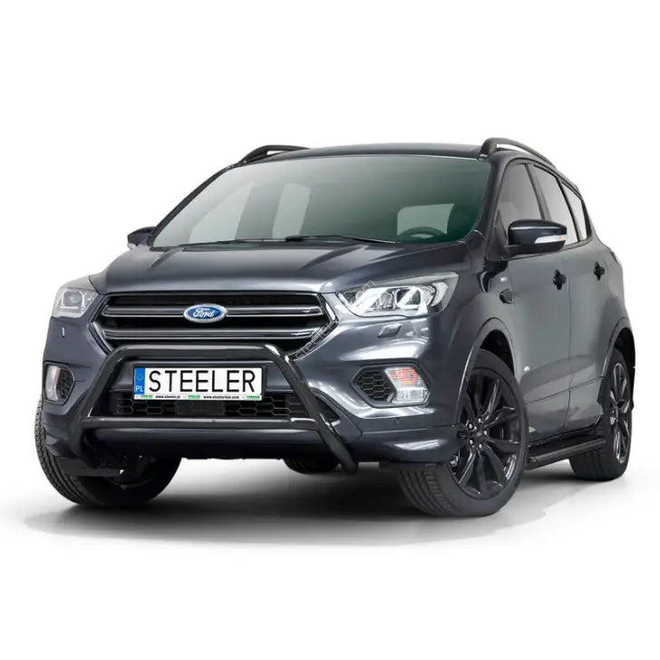 Kufanger til Ford Kuga 17-19 med tverrør montert foran på grå SUV med sorte felger.