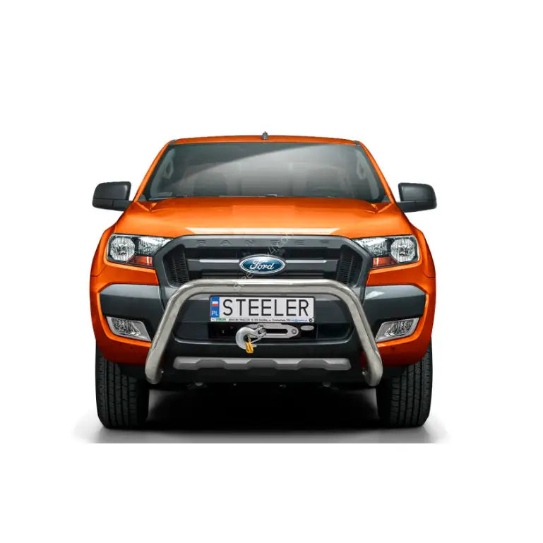 Frontbøyle på Ford Ranger 16-18 EC godkjent stål, montert på oransje pickup sett forfra.