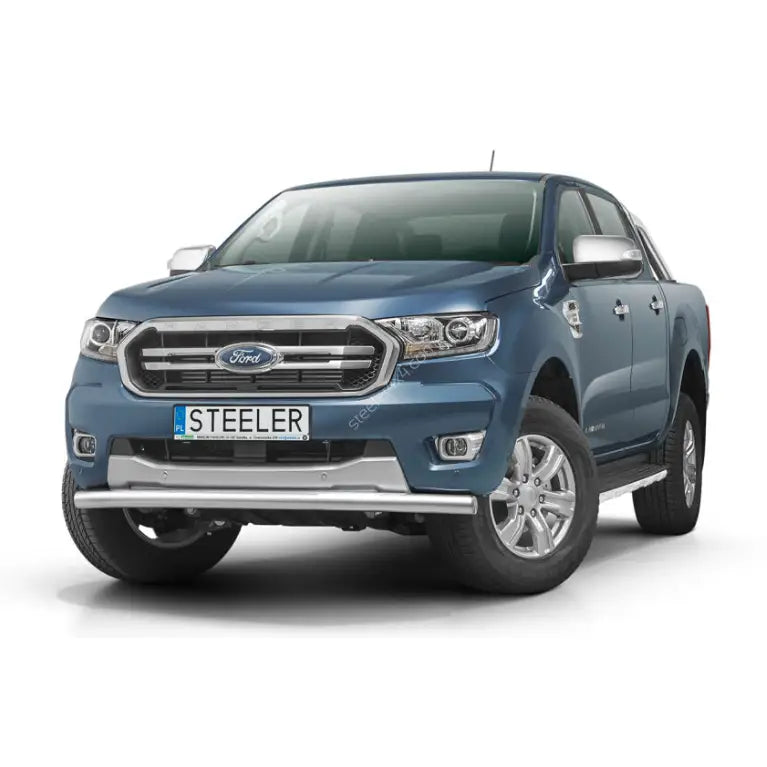 Frontbøyle på Ford Ranger 19- EC godkjent stål, montert på blå pickup med kromdetaljer.