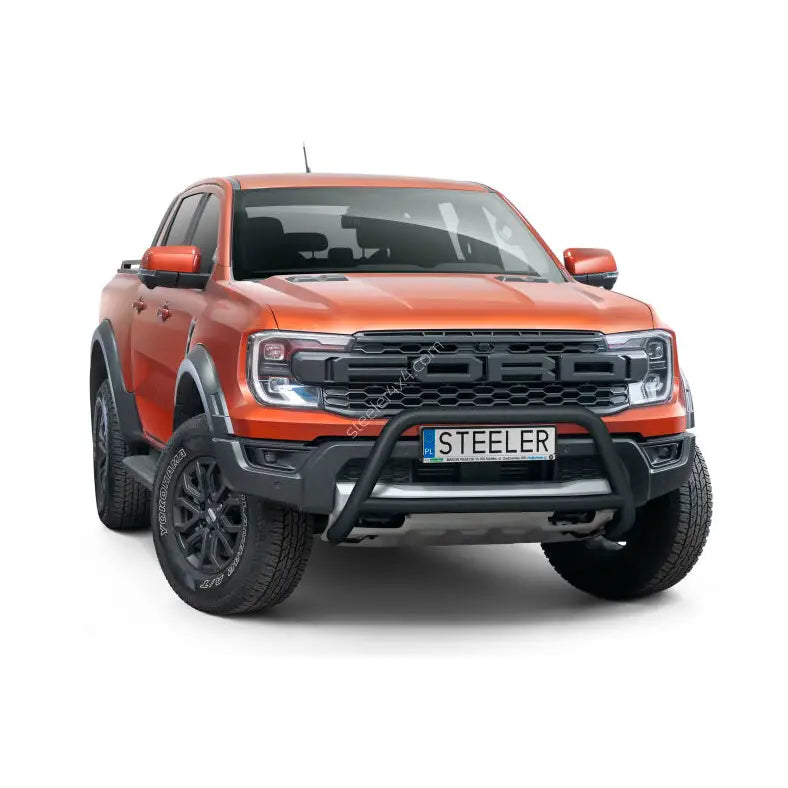 Kufanger på Ford Ranger Raptor 23 med tverrør, markant grill og robuste sorte detaljer.