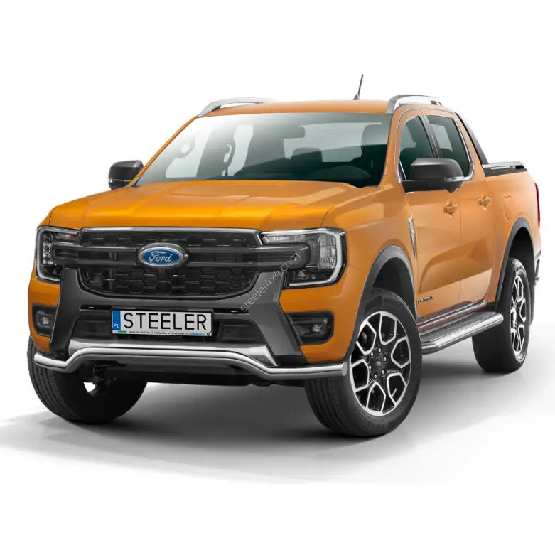 Frontbøyle på Ford Ranger Wildtrack 23 med kromdetaljer, sett skrått forfra, oransje pickup.