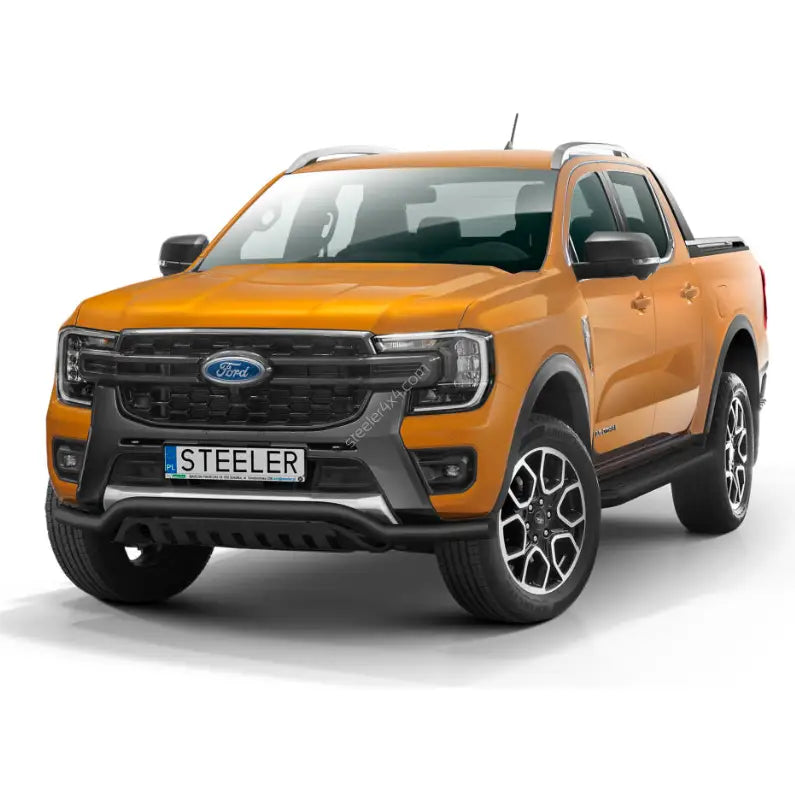 Kufanger på Ford Ranger Wildtrack 23- med EC godkjenning, sett fra trekvart front med svarte detaljer.