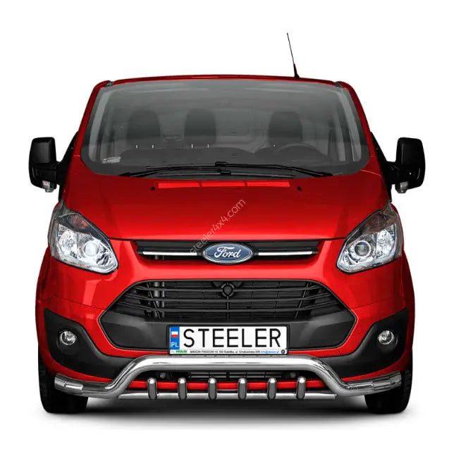 Frontbøyle på Ford Transit Custom 12-18 EC godkjent lavtype, montert under grill på rød varebil.