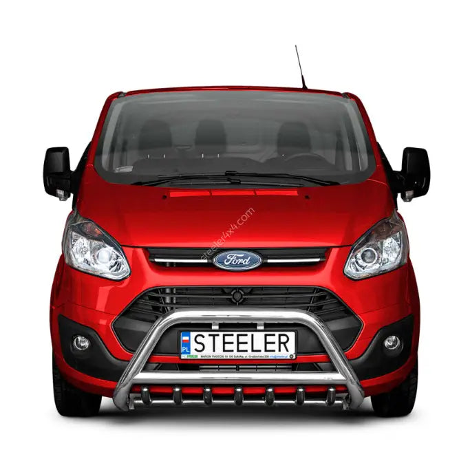 Frontbøyle Ford Transit Custom 12-18 montert på rød varebil med polert metallisk kufanger.
