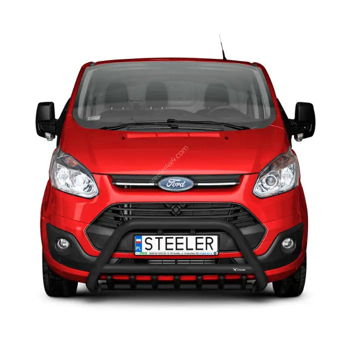 Kufanger på Ford Transit Custom 12-18 EC godkjent, montert foran grillen på rød varebil.