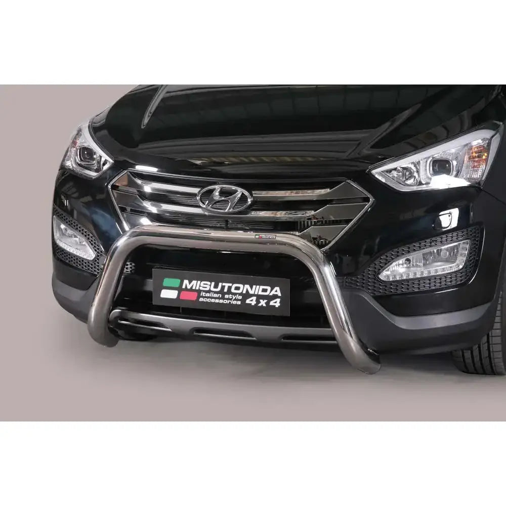 Frontbøyle Hyundai Santa Fe 12-18 Super Bar i blankt metall montert foran på svart SUV.