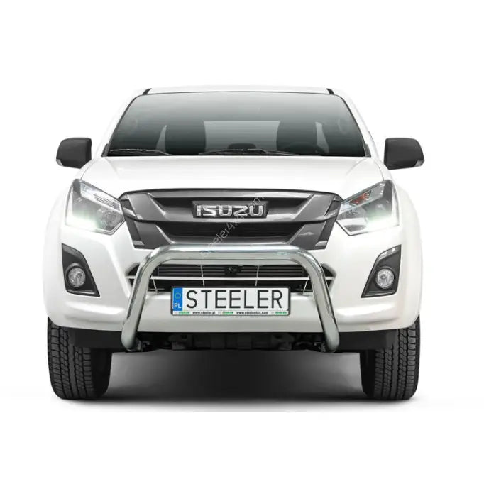 Frontbøyle på hvit Isuzu D-Max 12-17 EC med godkjent stålfanger foran grillen.